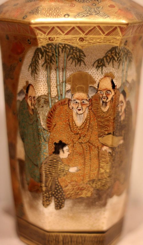 PAIR OF JAPANESE SATSUMA VASES - ADDITIONAL PHOTO 3