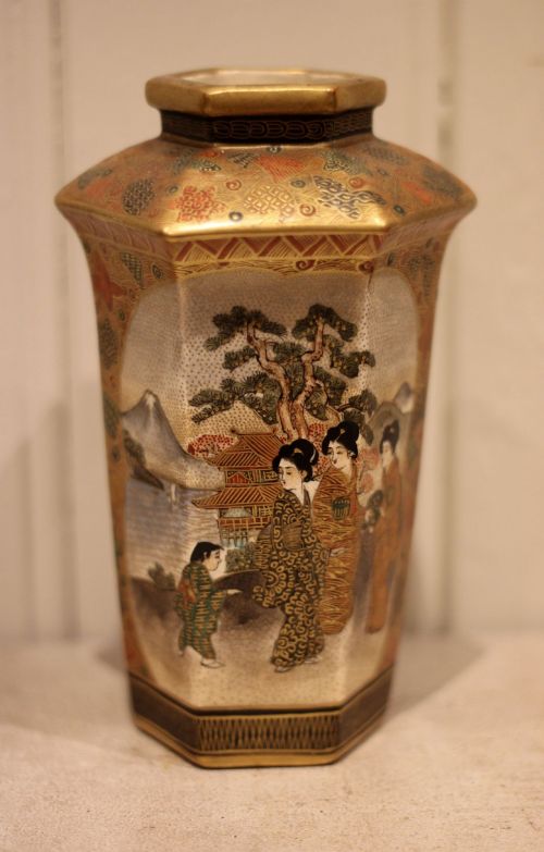 PAIR OF JAPANESE SATSUMA VASES - ADDITIONAL PHOTO 6