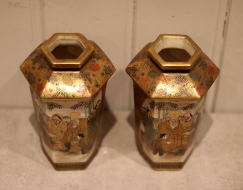 PAIR OF JAPANESE SATSUMA VASES - ADDITIONAL PHOTO 7