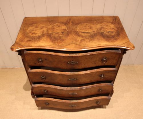 MID 19TH CENTURY BURR WALNUT CHEST OF DRAWERS - ADDITIONAL PHOTO 4
