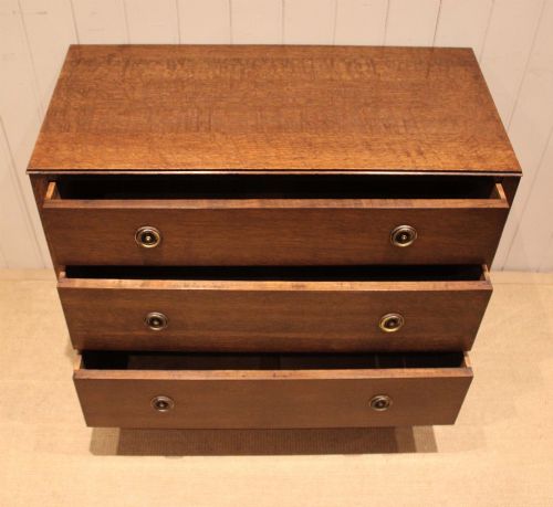 EARLY 20TH CENTURY OAK CHEST OF DRAWERS - ADDITIONAL PHOTO 3