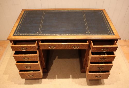 LARGE EDWARDIAN FIGURED OAK PEDESTAL DESK - ADDITIONAL PHOTO 2