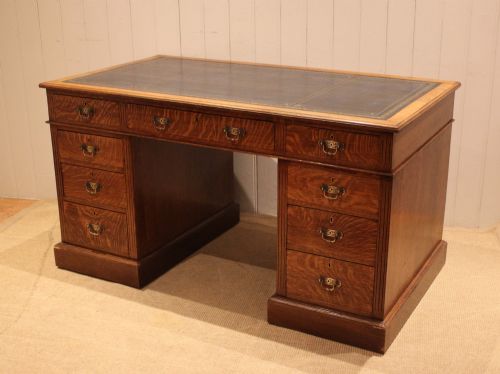LARGE EDWARDIAN FIGURED OAK PEDESTAL DESK - ADDITIONAL PHOTO 4
