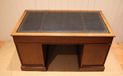 LARGE EDWARDIAN FIGURED OAK PEDESTAL DESK - ADDITIONAL PHOTO 12
