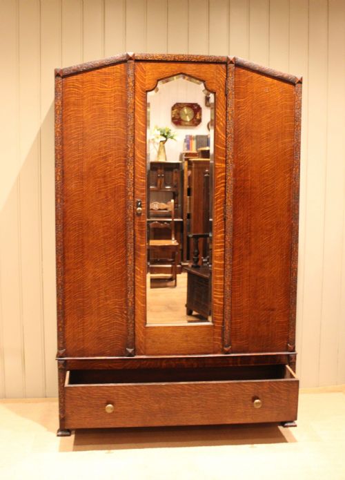 EARLY 20TH CENTURY OAK MIRRORED WARDROBE - ADDITIONAL PHOTO 6