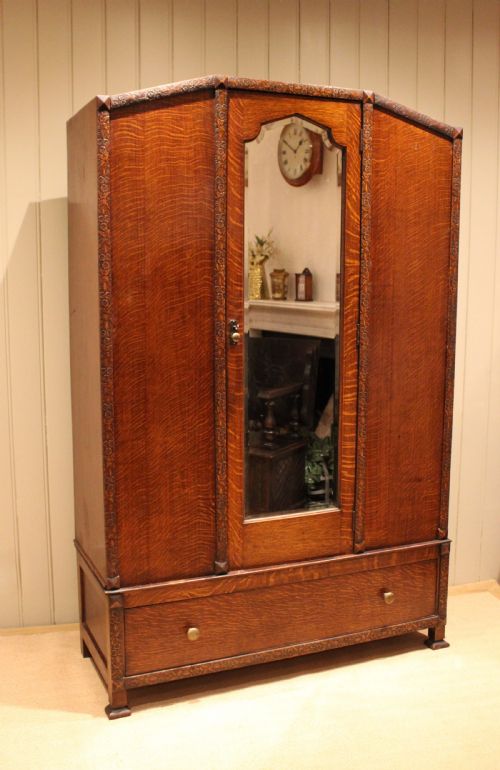 EARLY 20TH CENTURY OAK MIRRORED WARDROBE - ADDITIONAL PHOTO 8