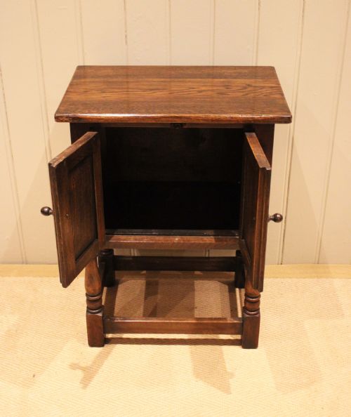SMALL CARVED OAK SIDE CABINET - ADDITIONAL PHOTO 8