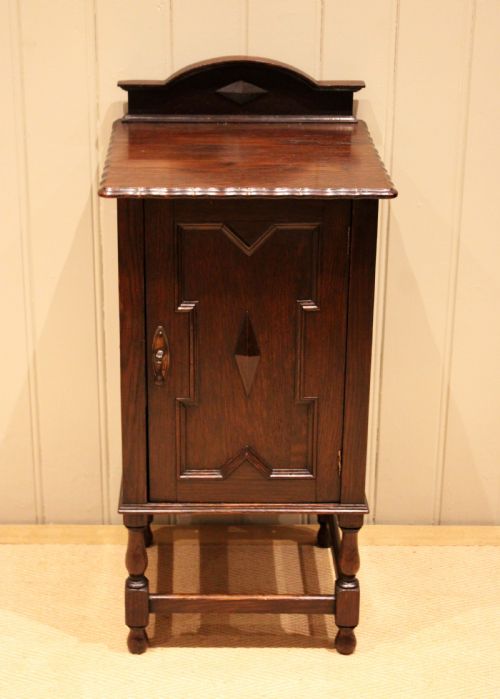 DARK OAK BEDSIDE CABINET - ADDITIONAL PHOTO 2