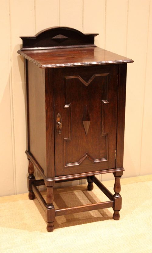 DARK OAK BEDSIDE CABINET - ADDITIONAL PHOTO 3