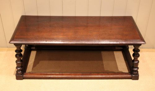 SOLID DARK OAK COFFEE TABLE