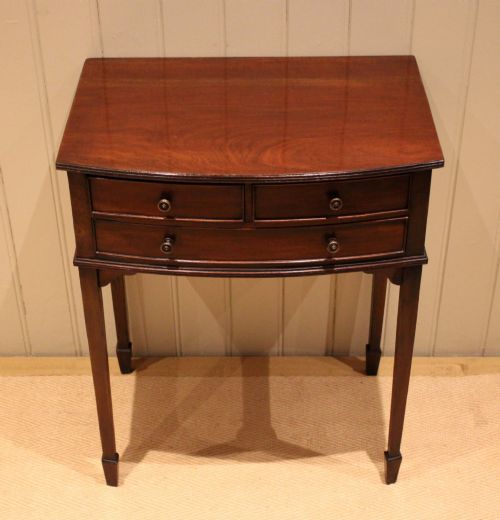 EDWARDIAN MAHOGANY BOW FRONT SIDE TABLE