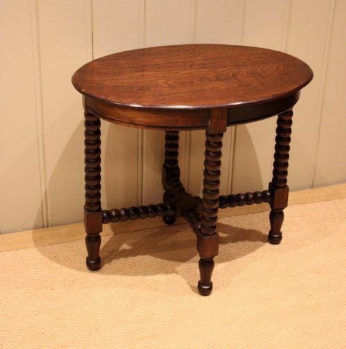 SMALL OAK OVAL TABLE - ADDITIONAL PHOTO 1