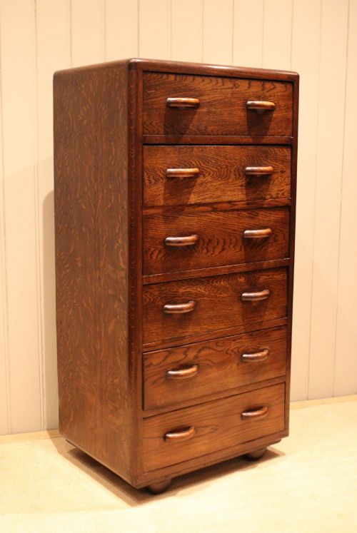 SOLID OAK CHEST OF DRAWERS