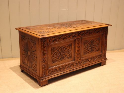 SOLID CARVED GOLDEN OAK COFFER - ADDITIONAL PHOTO 6