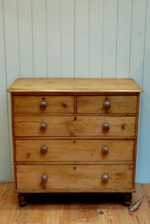 Large Victorian Pine Chest of Drawers on Turned Legs