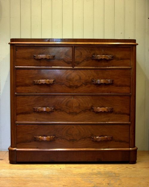 Mid Victorian Curl Mahogany Chest of Drawers