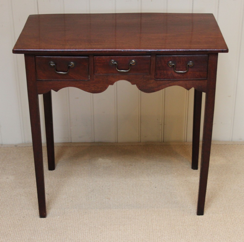 Late Georgian Mahogany Lowboy 