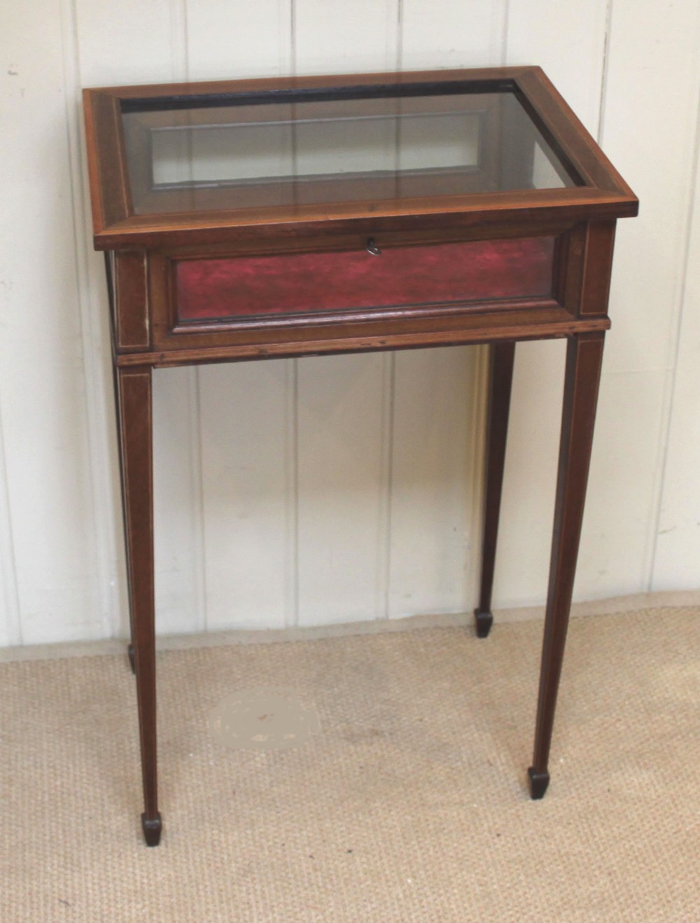 Edwardian Mahogany and Inlay Bijouterie display table