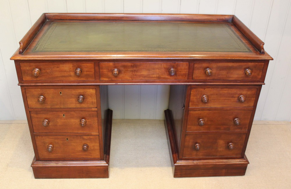 Victorian Mahogany Pedestal Desk