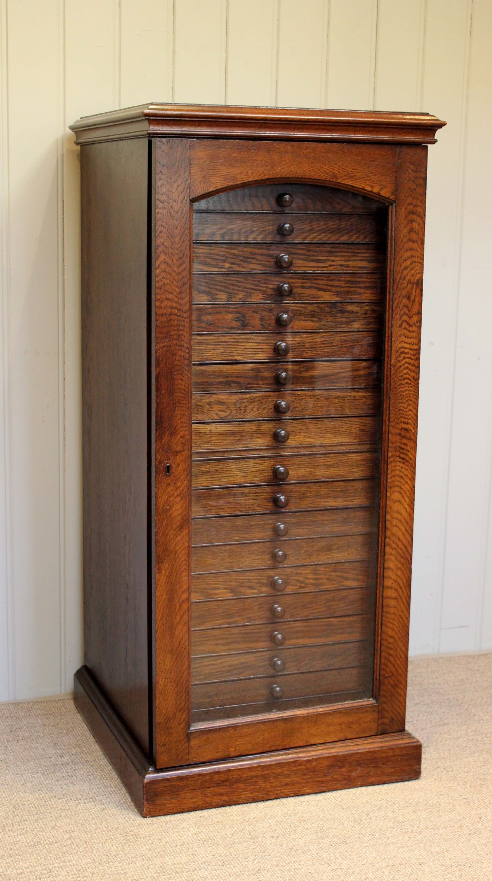 Good Quality Oak Glazed Collectors Cabinet