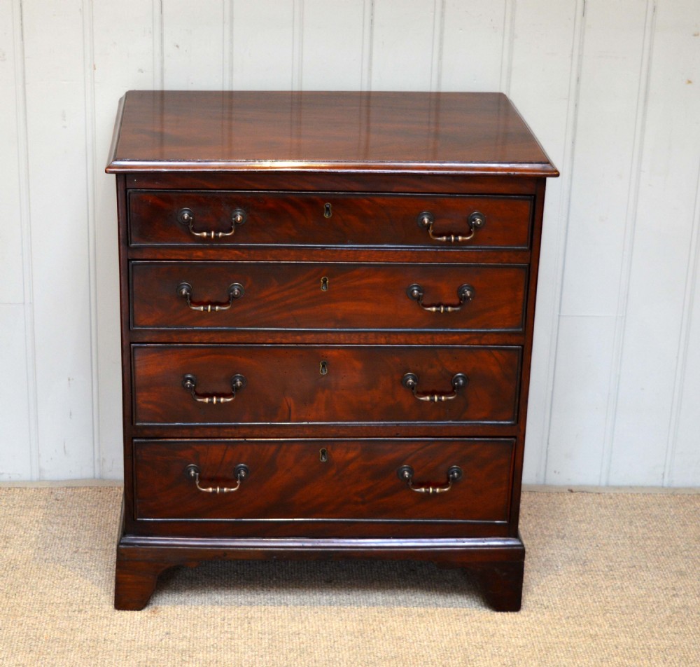 Small Proportioned Mahogany Chest Of Drawers