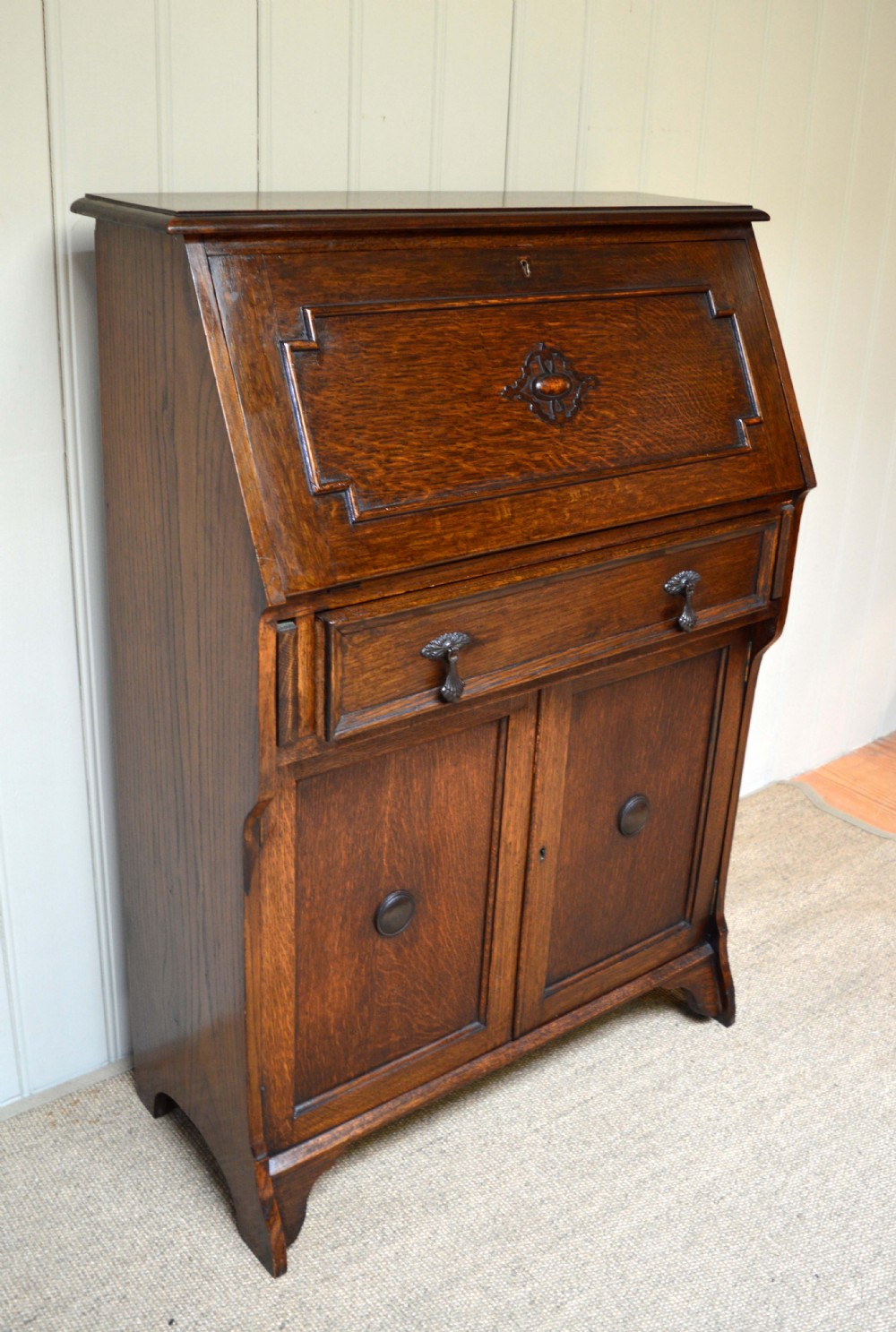 Solid Oak Students Bureau