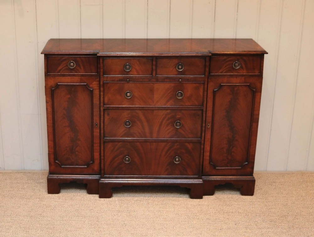 Small Proportioned Mahogany Sideboard