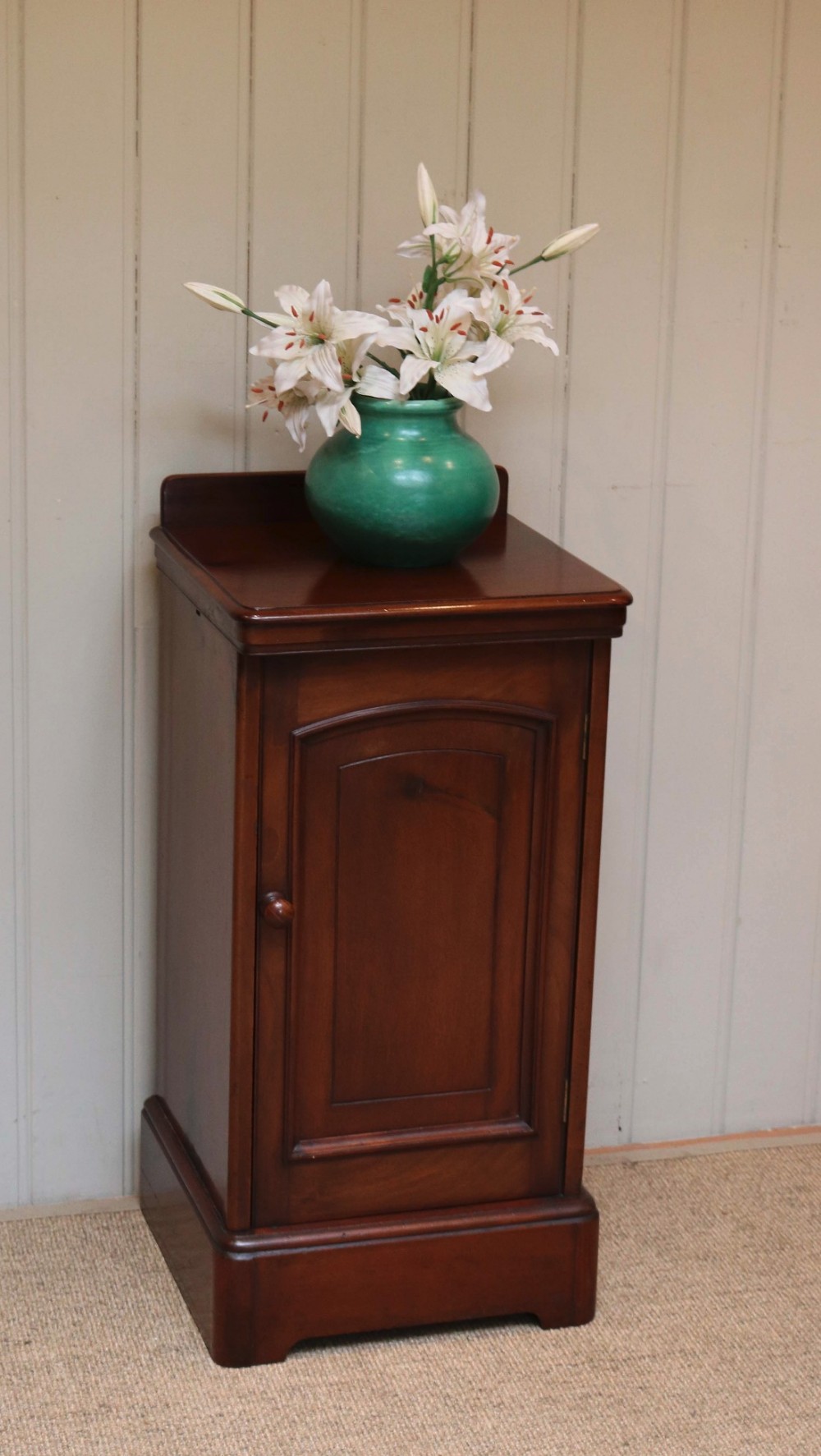 Victorian Mahogany Pot Cupboard