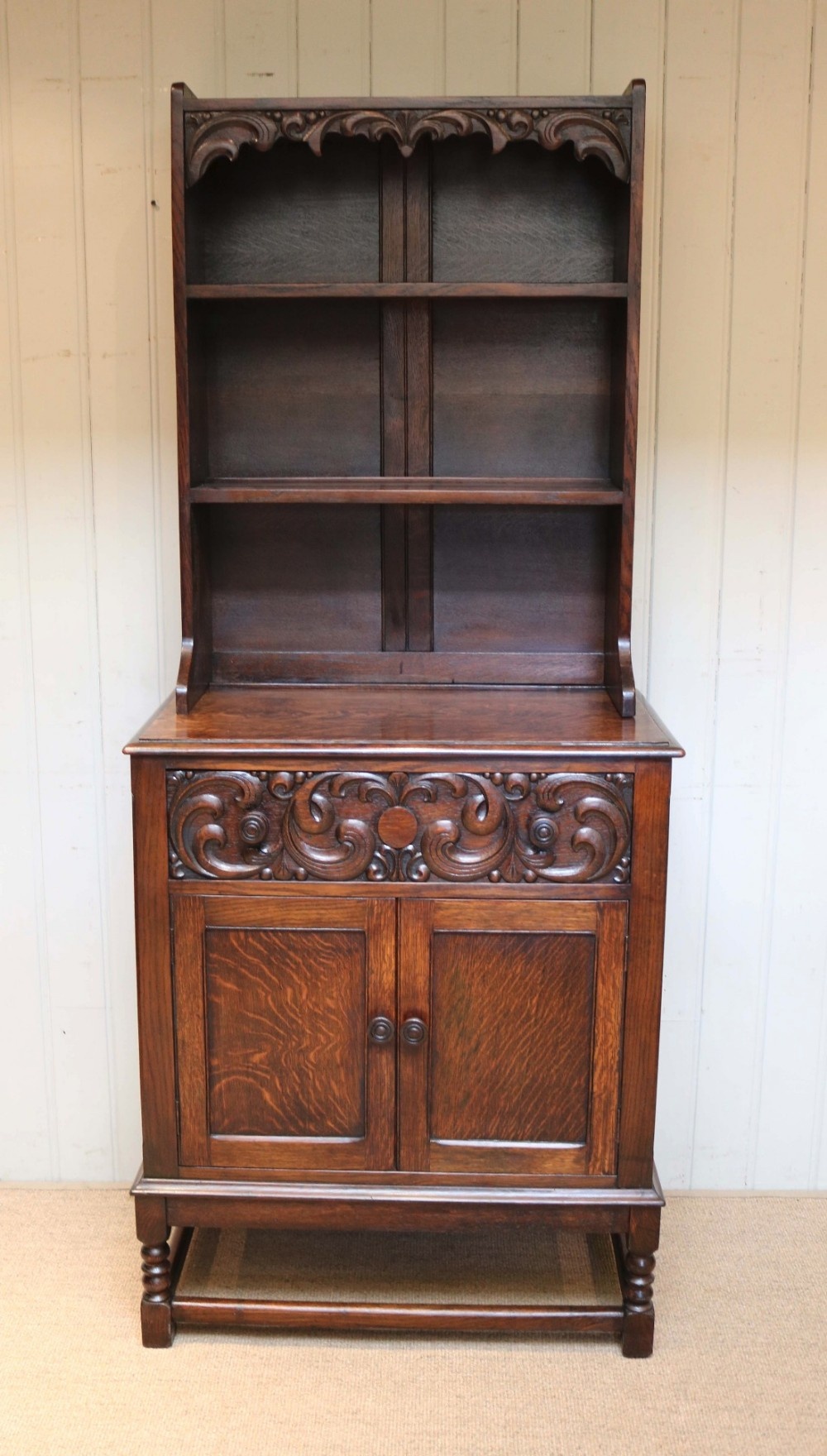 Small Proportioned Oak Dresser 