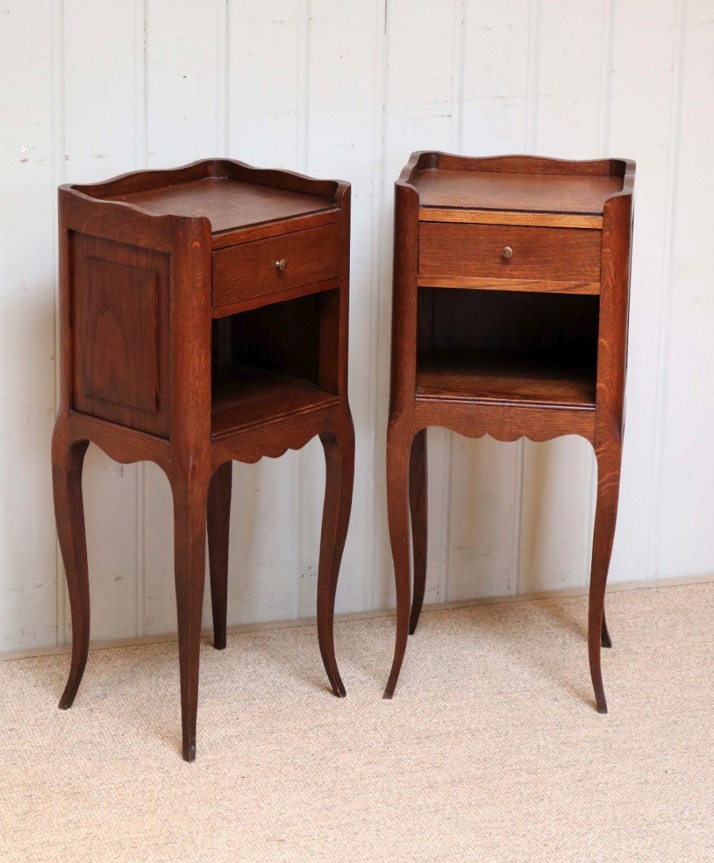Pair Of Small Proportioned Oak Bedside Cabinets 