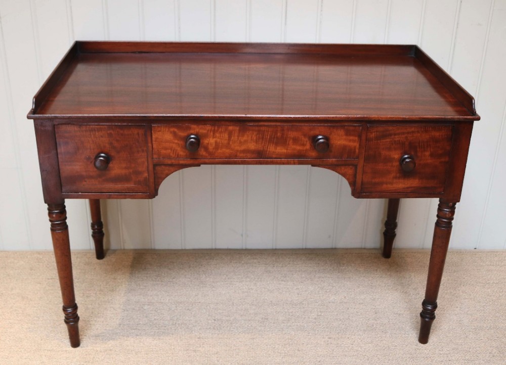 Victorian Mahogany Washstand 