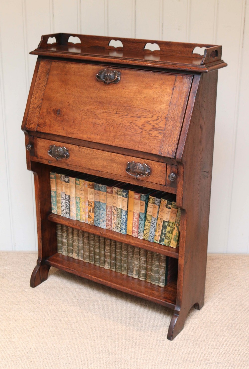 Arts And Crafts Rustic Oak Students Bureau