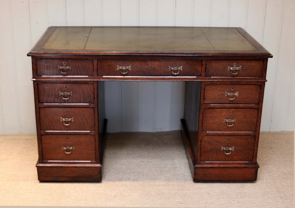 Oak Pedestal Desk 