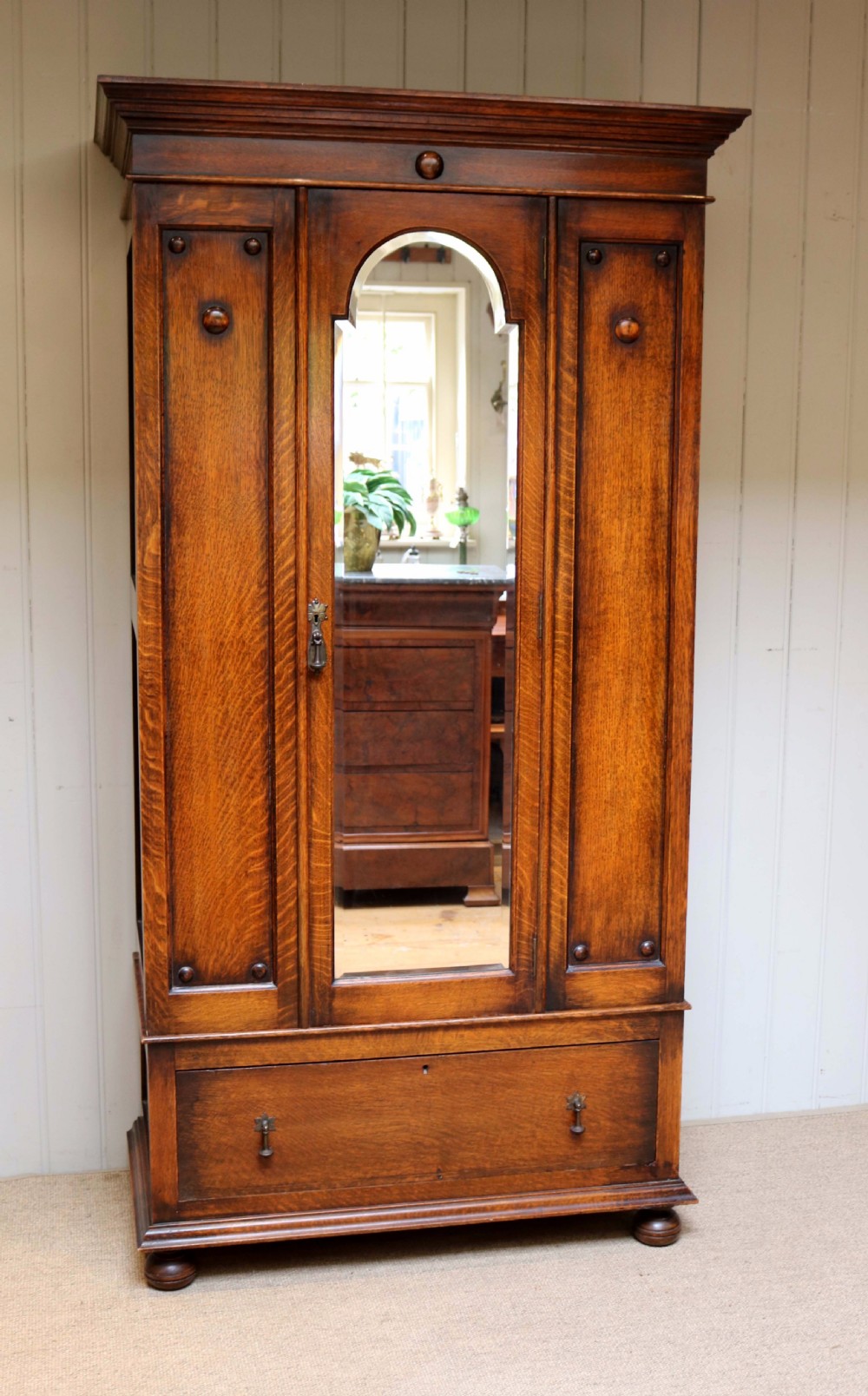 Oak Single Door Wardrobe View VII