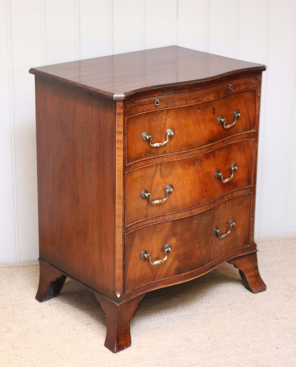 Small Proportioned Mahogany Chest Of Drawers View VI