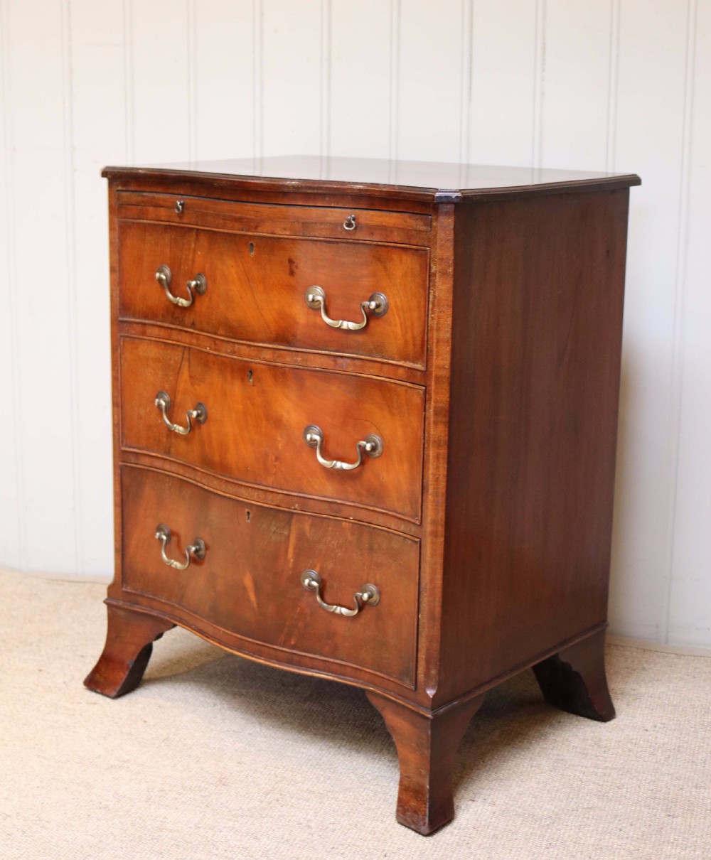 Small Proportioned Mahogany Chest Of Drawers View VII