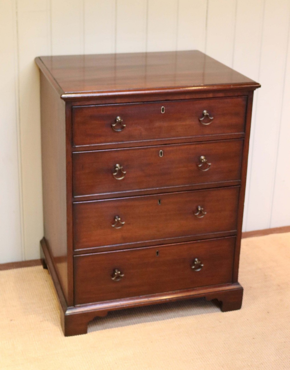 Small Late Georgian Mahogany Chest Of Drawers