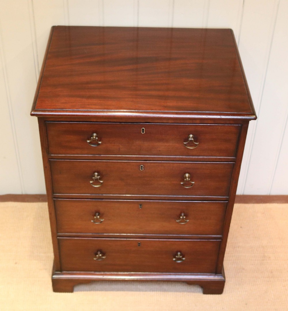 Small Late Georgian Mahogany Chest Of Drawers View IV