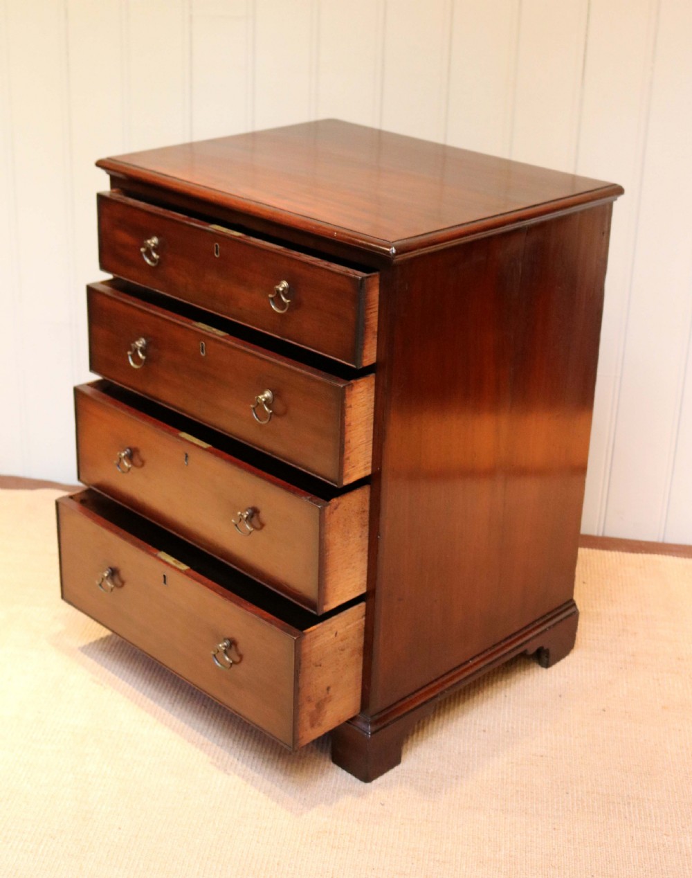 Small Late Georgian Mahogany Chest Of Drawers View VI
