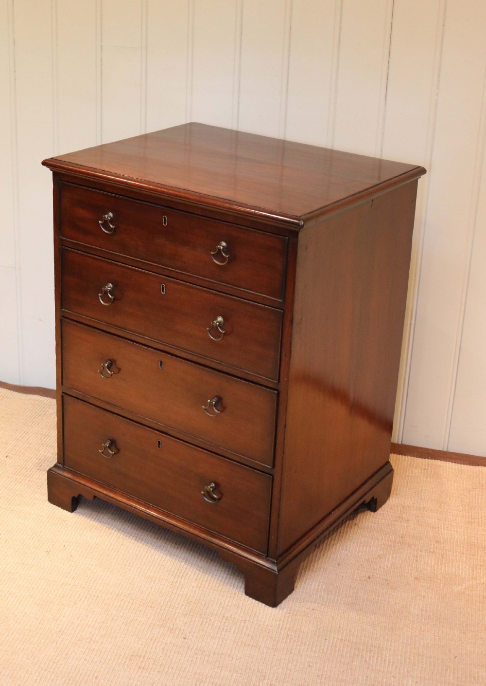 Small Late Georgian Mahogany Chest Of Drawers View VII