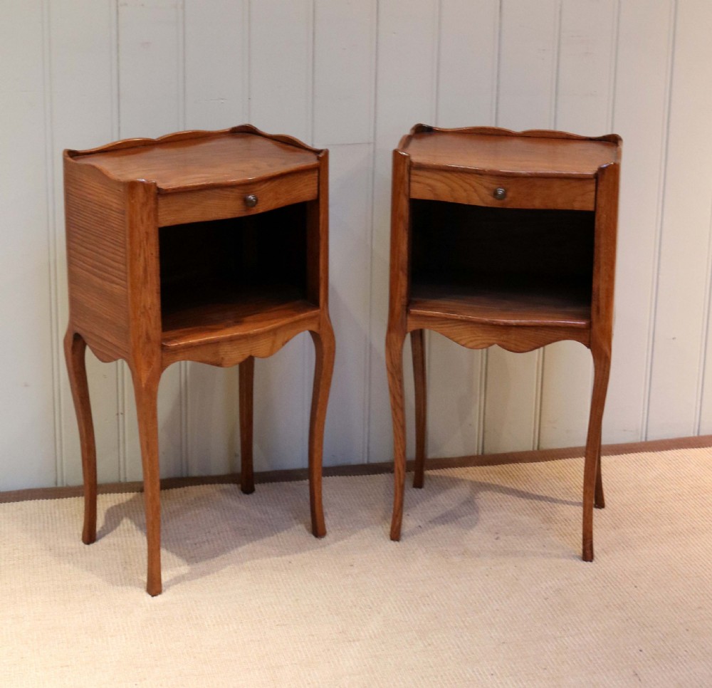 Pair of French Oak Bedside Cabinets  View VII