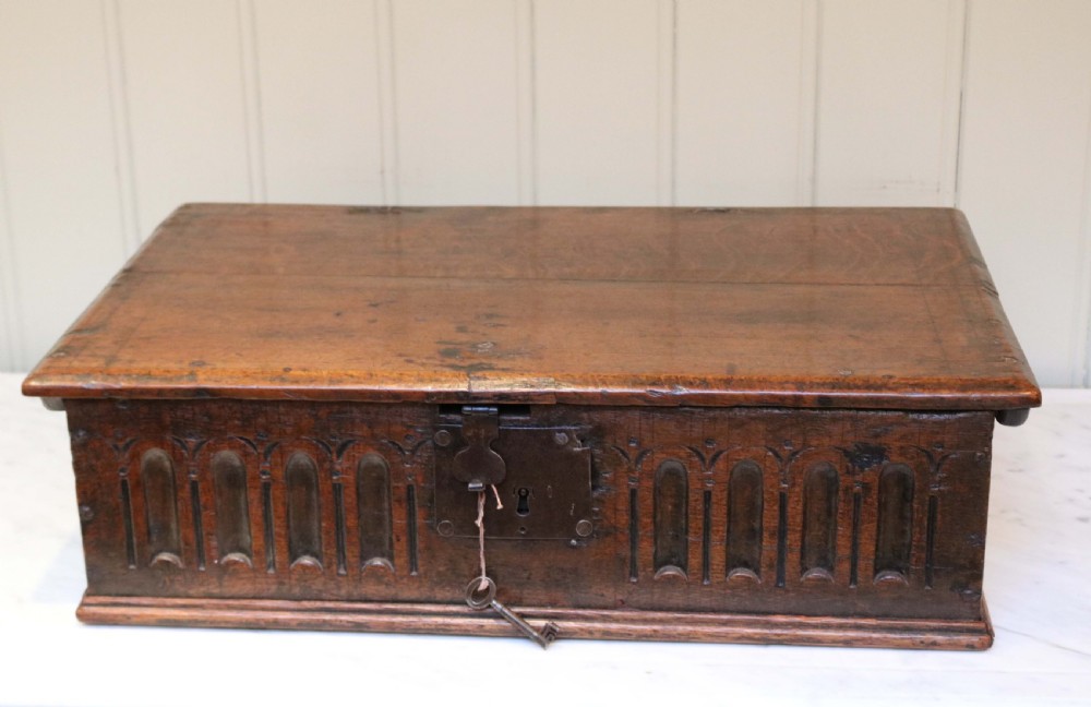 Early 18th Century Oak Bible Box View VIII
