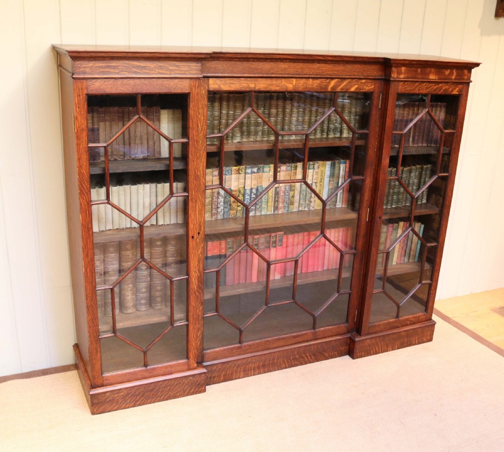 Victorian Oak Breakfront Bookcase 