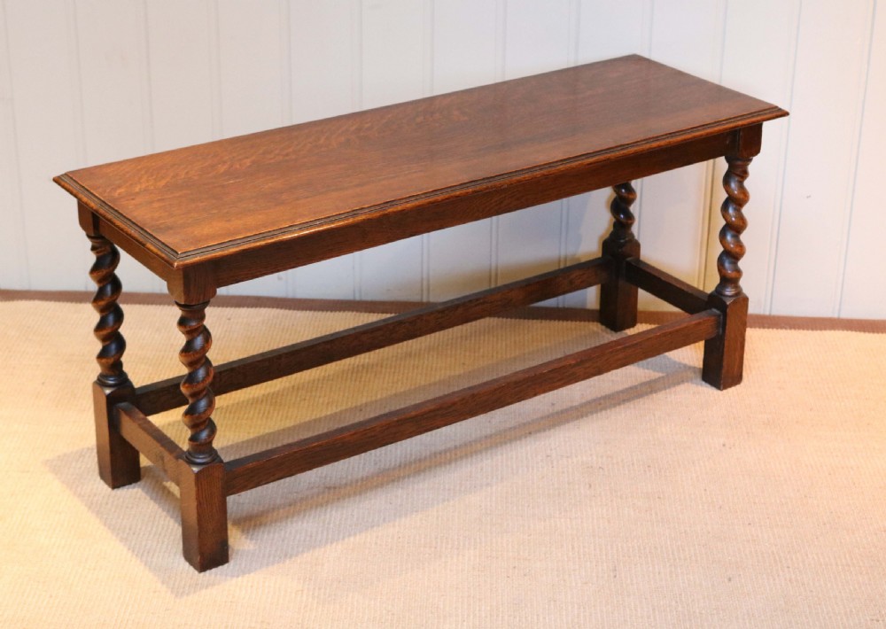 Low Oak Table View V