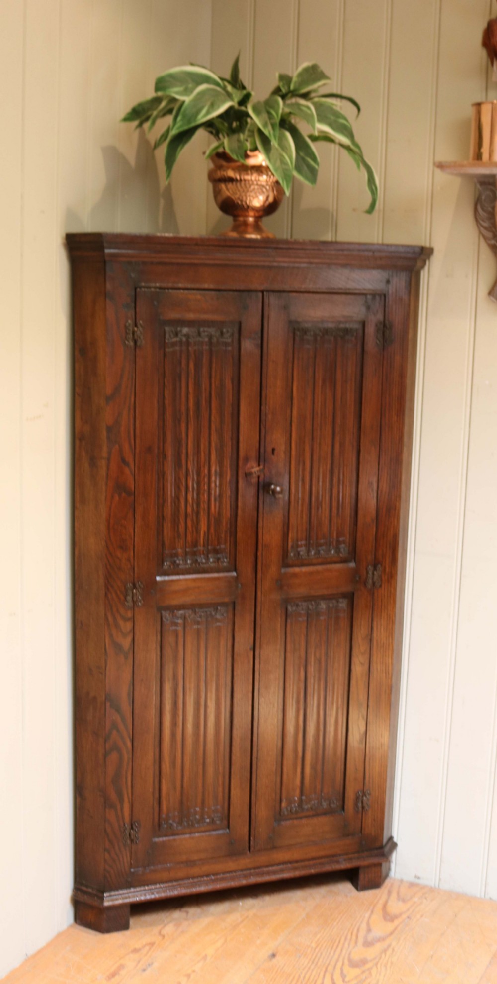 Oak Corner Cupboard View III