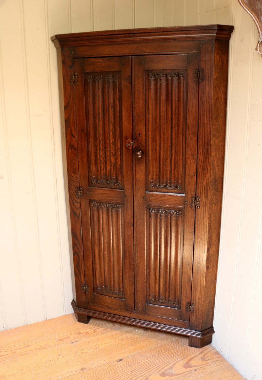 Oak Corner Cupboard View VII