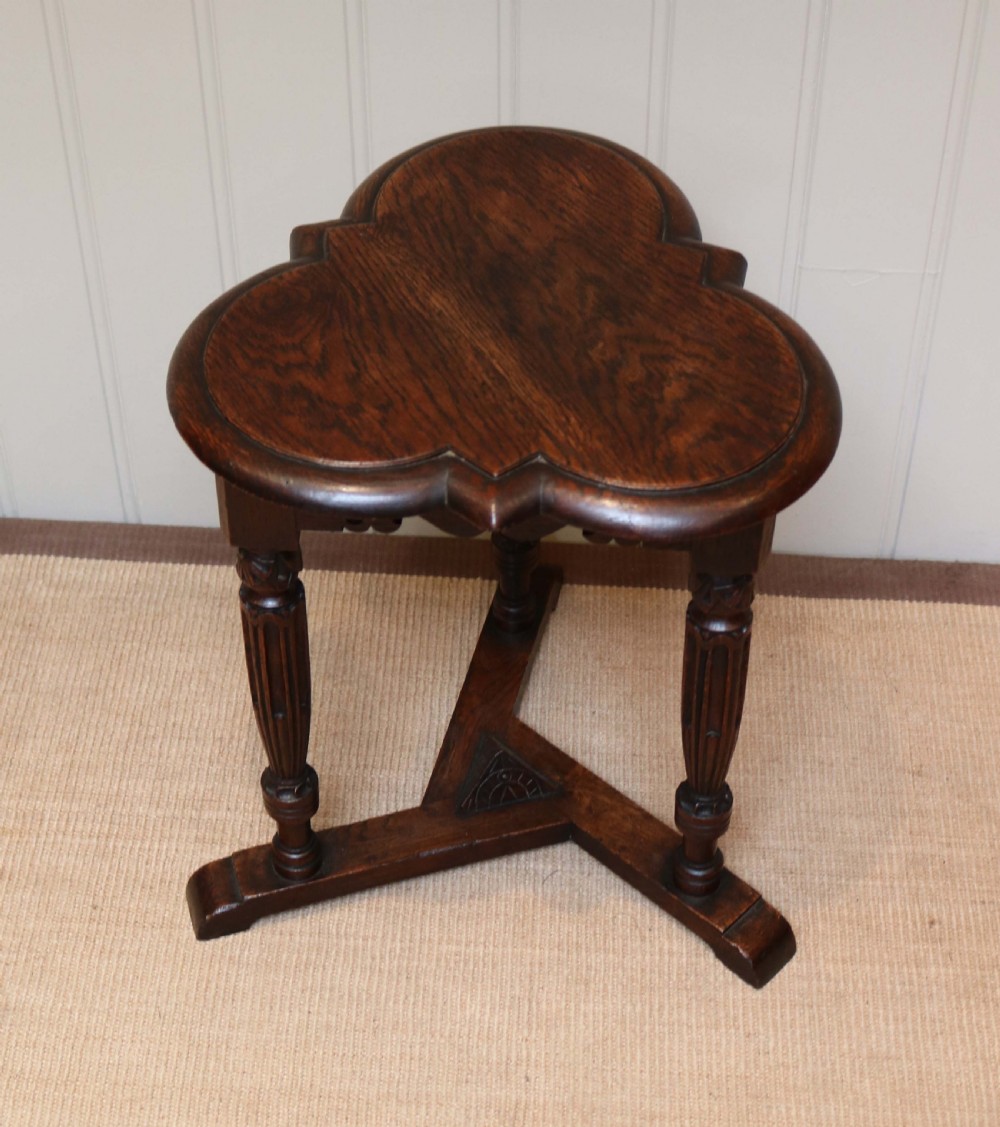 Clover Leaf Oak Table View IV