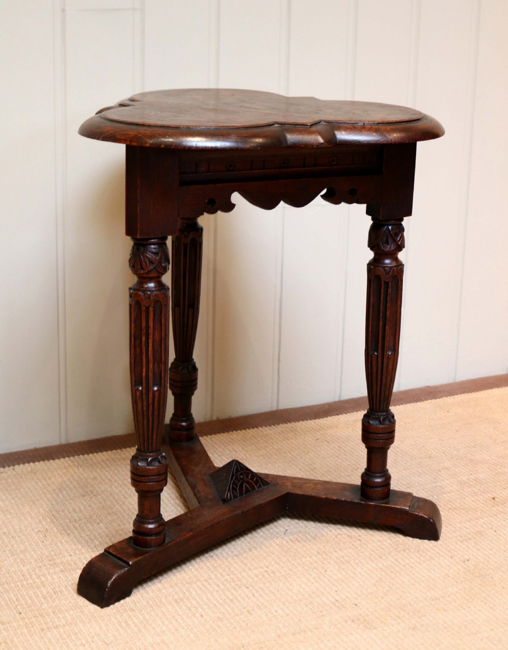 Clover Leaf Oak Table View VI