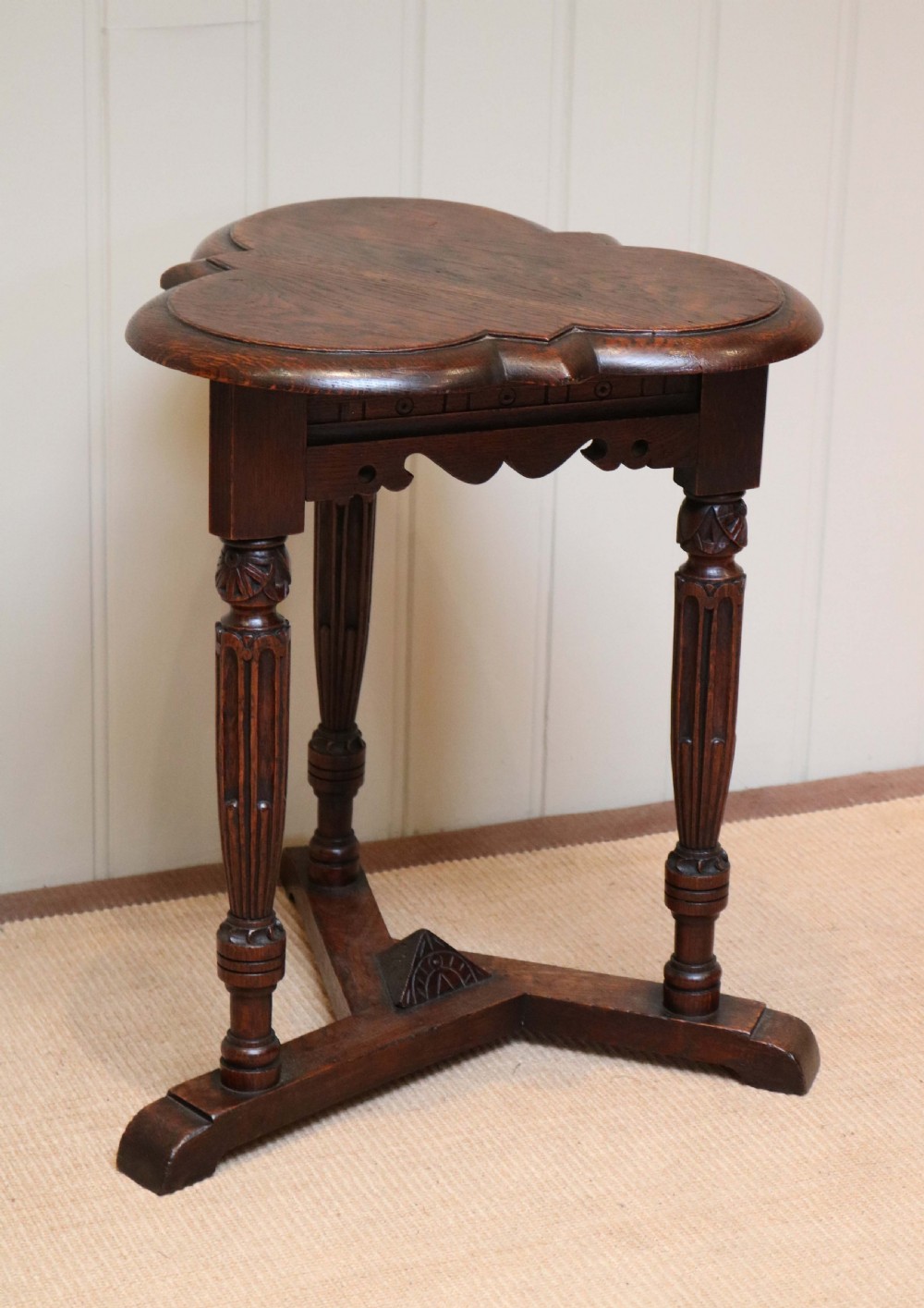 Clover Leaf Oak Table View VIII