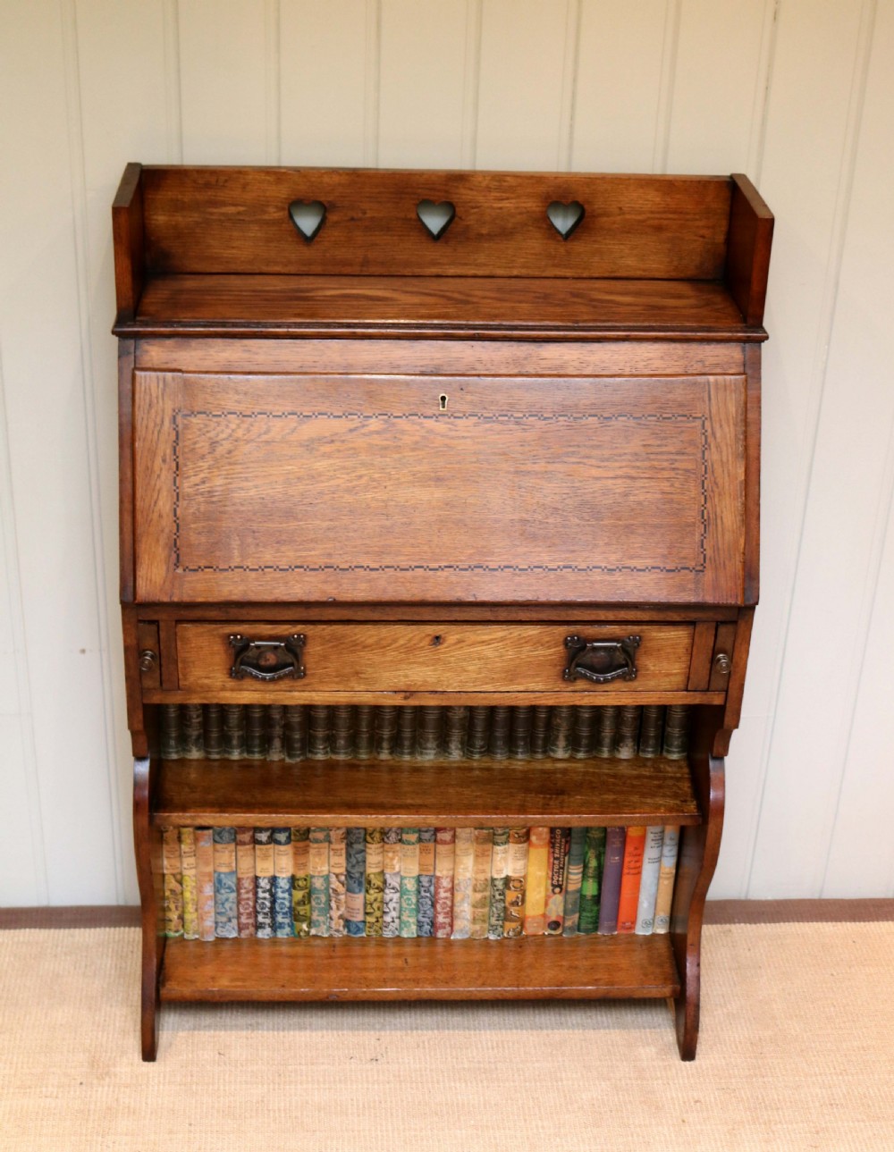 Arts And Crafts Inspired Students Bureau  View VIII